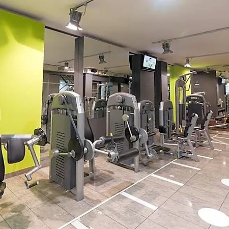 Sport Ii Chodakowska Hostel Varşova
