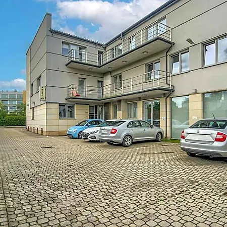 Sport Ii Chodakowska Hostel Varşova